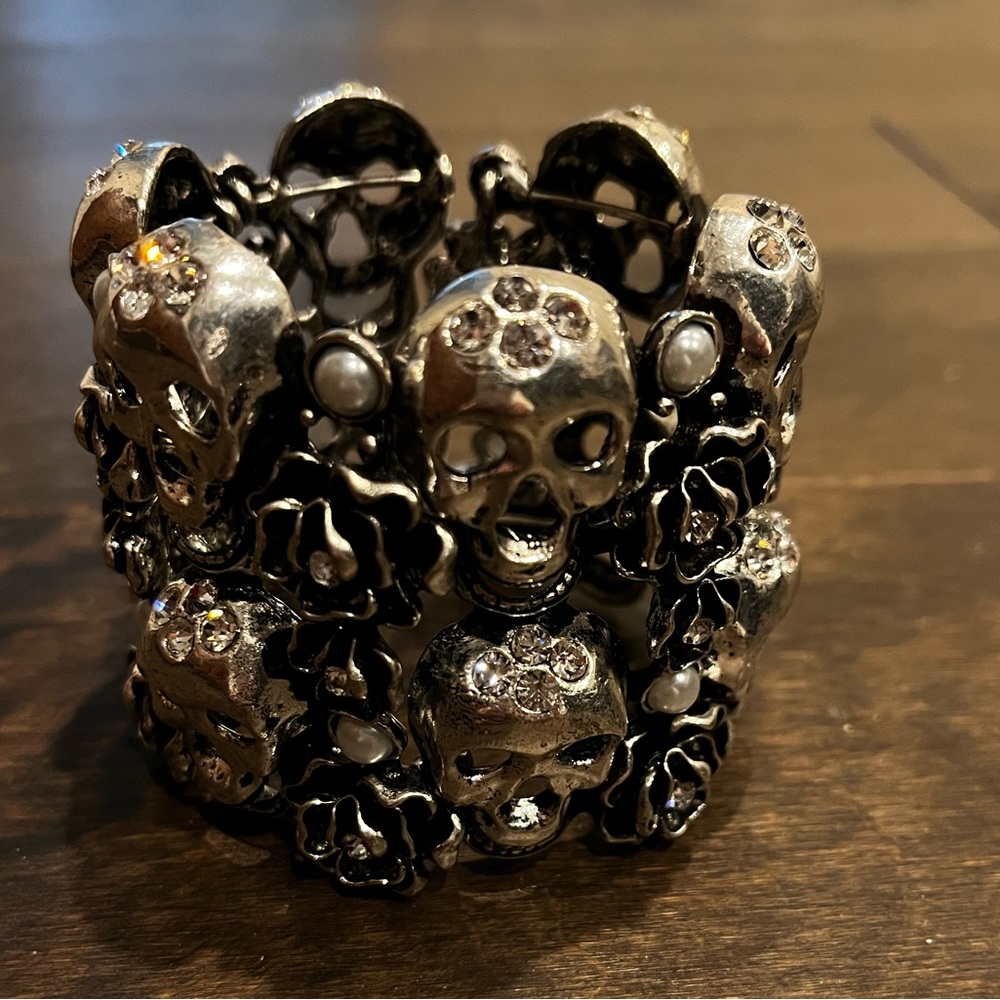 Skull bracelet